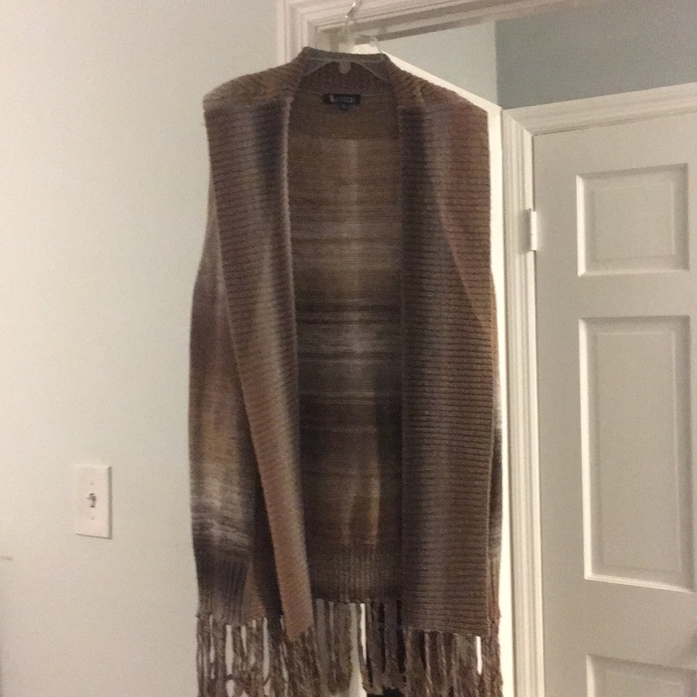 Varying shades of brown sleeveless knit coat